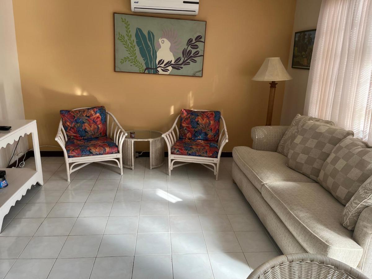 Seacastles By The Beach/Pool Montego Bay Extérieur photo
