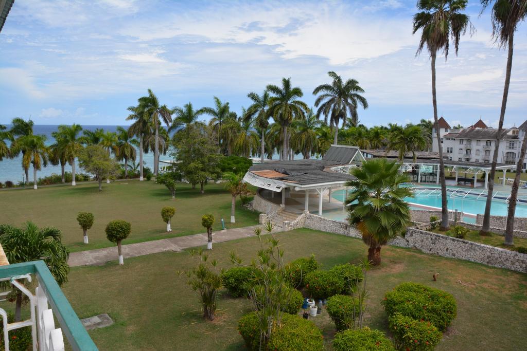 Seacastles By The Beach/Pool Montego Bay Extérieur photo