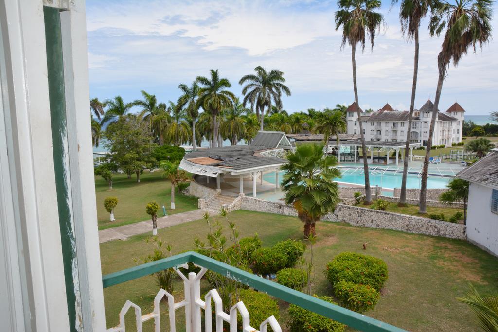 Seacastles By The Beach/Pool Montego Bay Extérieur photo