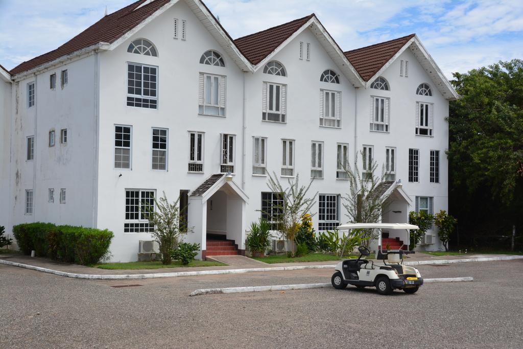 Seacastles By The Beach/Pool Montego Bay Extérieur photo